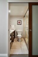 DoubleTree by Hilton Torrance - South Bay