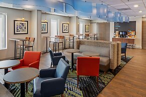 Holiday Inn Express Atlanta Airport - College Park by IHG