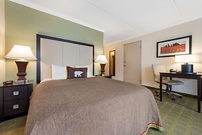 Best Western Plus White Bear Country Inn