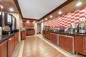 Best Western Plus White Bear Country Inn