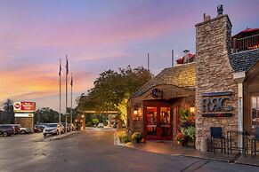 Best Western Plus White Bear Country Inn
