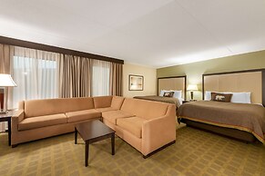 Best Western Plus White Bear Country Inn