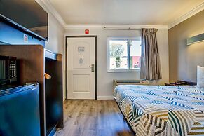 Motel 6 Menifee, CA