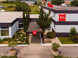 Ibis 3 Lacs Neuchatel Hotel