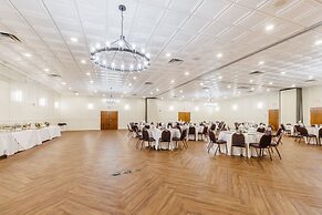 Merry Acres Inn