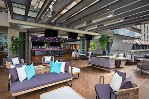 E-Central Downtown Los Angeles Hotel