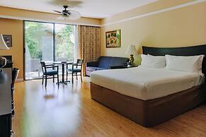 Dinah's Garden Hotel