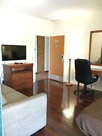 Riverside Inn & Suites