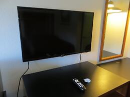 Riverside Inn & Suites