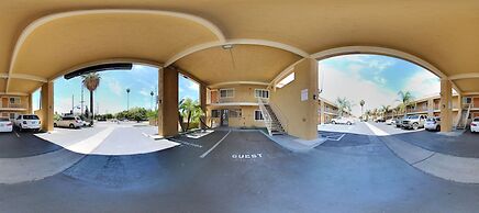 Riverside Inn & Suites