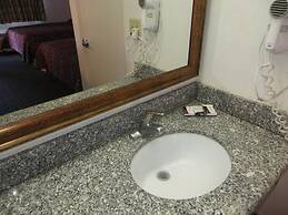 Riverside Inn & Suites