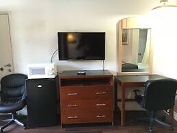 Riverside Inn & Suites