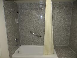 Riverside Inn & Suites