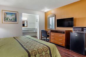 Riverside Inn & Suites