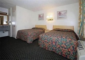 Riverside Inn & Suites