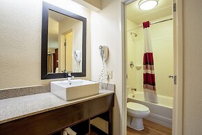 Red Roof Inn PLUS+ Chicago - Willowbrook