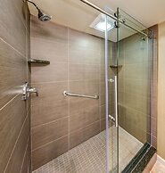 DoubleTree by Hilton Akron Fairlawn