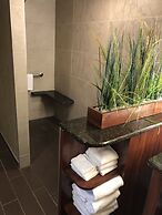 DoubleTree by Hilton Akron Fairlawn