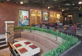 DoubleTree by Hilton Akron Fairlawn