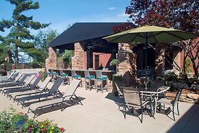 DoubleTree by Hilton Akron Fairlawn