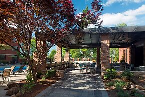 DoubleTree by Hilton Akron Fairlawn