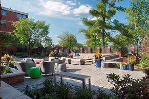 DoubleTree by Hilton Akron Fairlawn