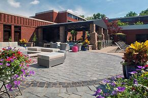 DoubleTree by Hilton Akron Fairlawn