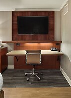 DoubleTree by Hilton Akron Fairlawn