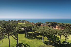 Pine Cliffs Hotel, a Luxury Collection Resort, Algarve