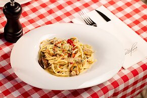 Pine Cliffs Hotel, a Luxury Collection Resort, Algarve