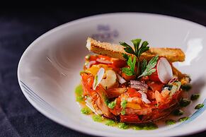 Pine Cliffs Hotel, a Luxury Collection Resort, Algarve