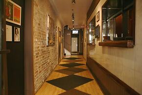 Off Soho Suites Hotel