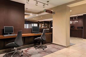 Courtyard Bloomington Normal