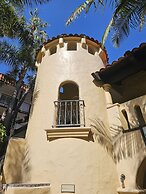 Buena Park Grand Hotel & Suites