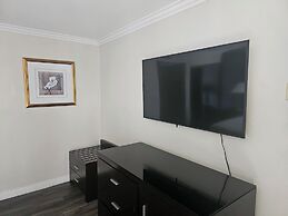 Buena Park Grand Hotel & Suites