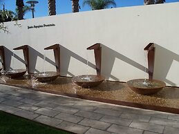 Buena Park Grand Hotel & Suites