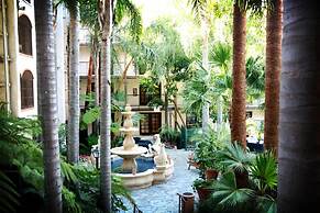 Buena Park Grand Hotel & Suites