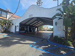 Buena Park Grand Hotel & Suites