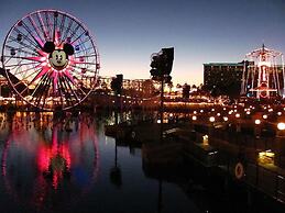 Buena Park Grand Hotel & Suites