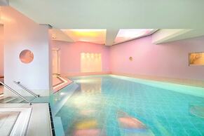 Ambassador Hotel & Spa