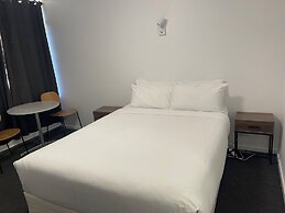 Avenue Motel