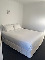 Avenue Motel