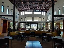 Embassy Suites by Hilton Detroit Metro Airport