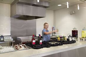 Embassy Suites by Hilton Detroit Metro Airport