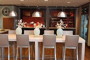 Embassy Suites by Hilton Detroit Metro Airport