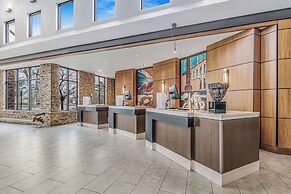 Embassy Suites by Hilton Detroit Metro Airport