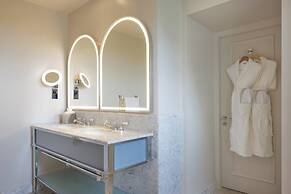 The Caledonian Edinburgh, Curio Collection by Hilton