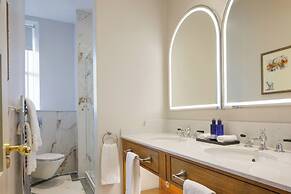 The Caledonian Edinburgh, Curio Collection by Hilton