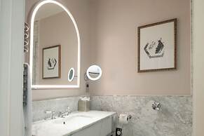 The Caledonian Edinburgh, Curio Collection by Hilton