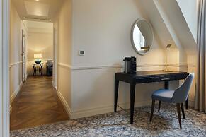 The Caledonian Edinburgh, Curio Collection by Hilton